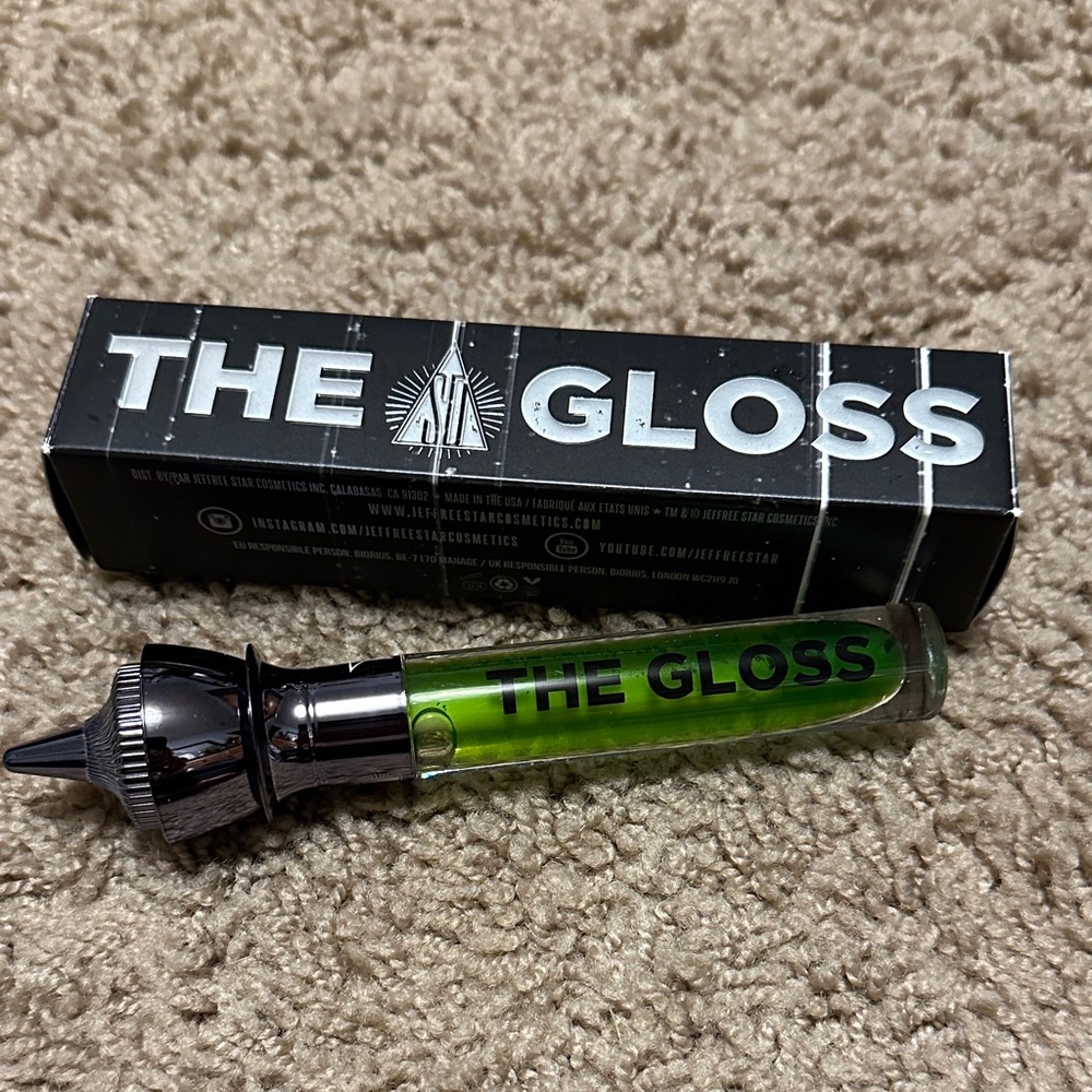 The Gloss Lip Gloss in Slime Glossin